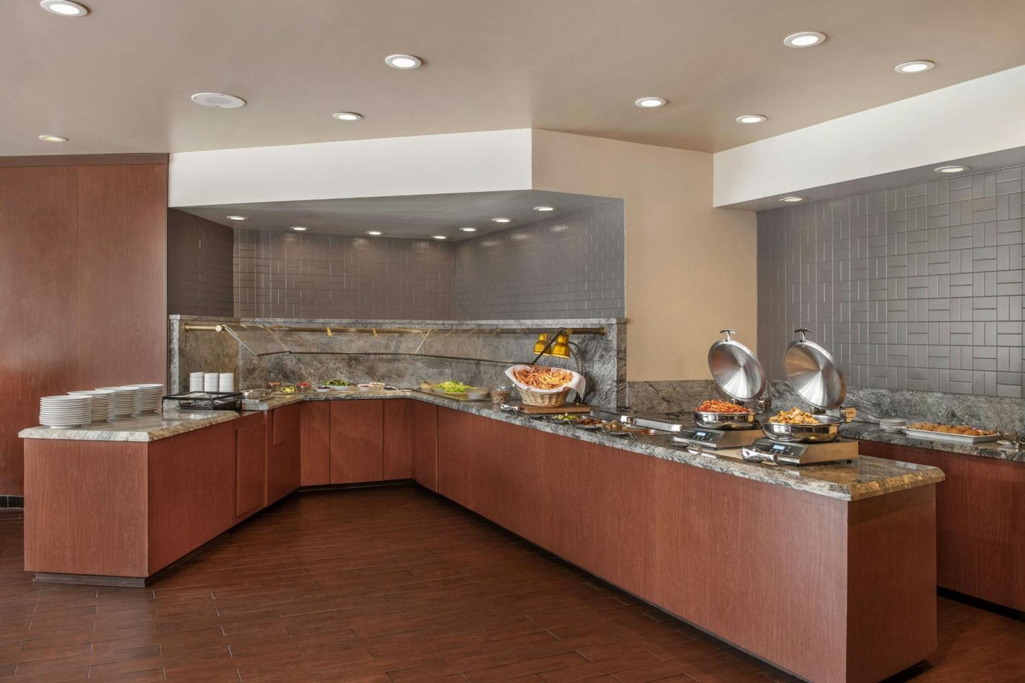 Four Points By Sheraton Hotel 3*